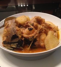 Utazi kitchen And Bar
