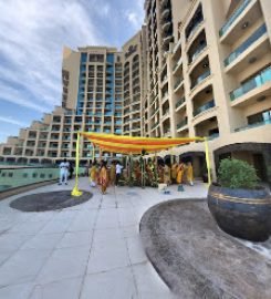 Fairmont mayfair Salon Ajman